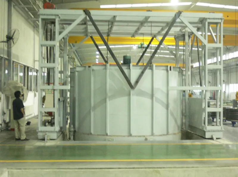 >Hooded quenching furnace