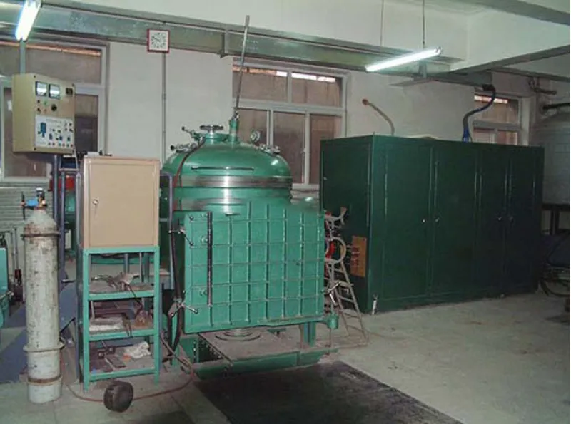 >Hooded Vacuum Furnaces（950℃Rated Temp）